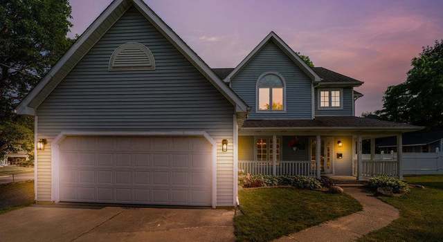 Photo of 922 Main St, Fenton, MI 48430
