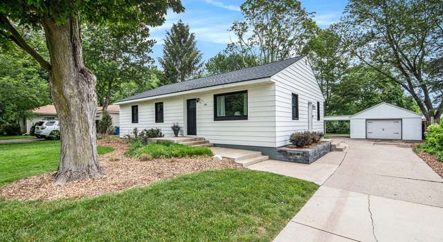 Photo of 2016 Engleside Dr SE, Grand Rapids, MI 49546