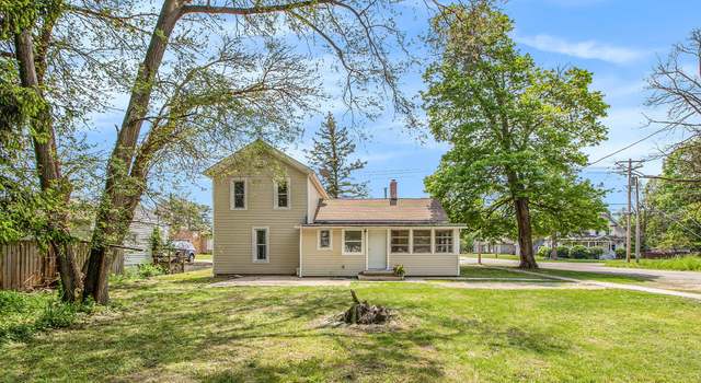 Photo of 501 E Paw Paw St, Paw Paw, MI 49079