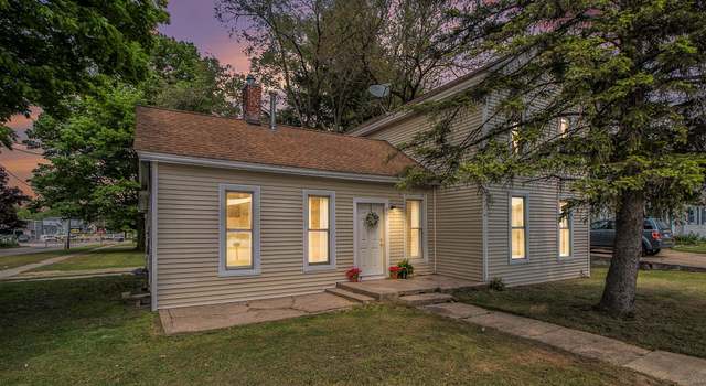 Photo of 501 E Paw Paw St, Paw Paw, MI 49079