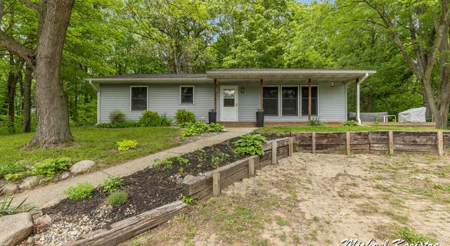 Photo of 13901 Oberley Dr SE, Lowell, MI 49331