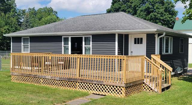 Photo of 129 Oak St, Freeport, MI 49325