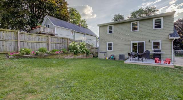 Photo of 1240 Emerald Ave NE, Grand Rapids, MI 49505