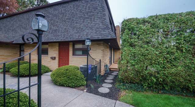 Photo of 2727 S Lakeshore Dr Unit D13, St. Joseph, MI 49085
