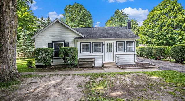Photo of 418 W North St, Tekonsha, MI 49092