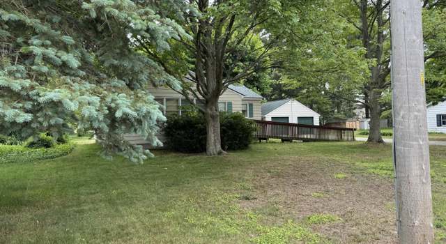 Property at 747 Aster Ave, Holland, MI 49423, 2 beds, 1.5 baths