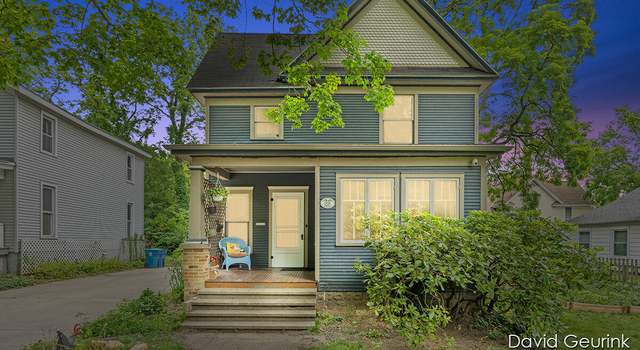 Photo of 608 Trowbridge St, Allegan, MI 49010