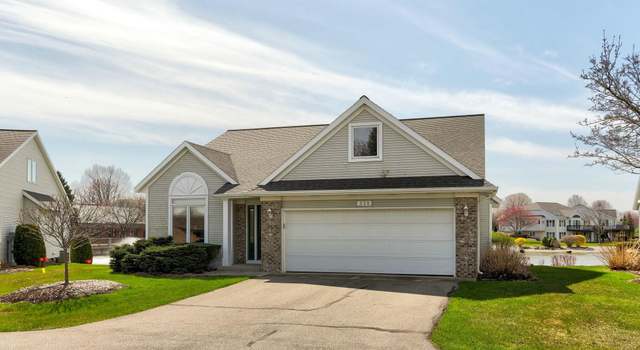 Photo of 332 Royal Park Dr, Zeeland, MI 49464