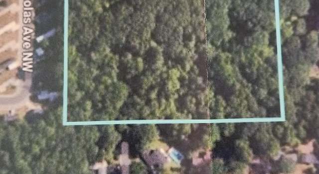 Photo of 760 6 Mile Rd NE, Comstock Park, MI 49321