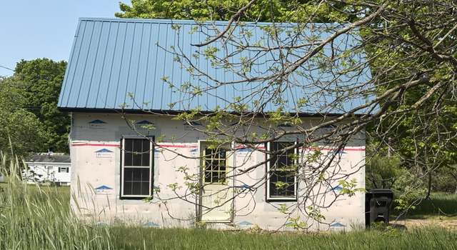 Photo of 912 S Clark St, Mesick, MI 49668