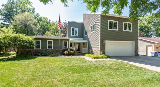 Photo of 2561 Birchcrest Dr SE, Grand Rapids, MI 49506