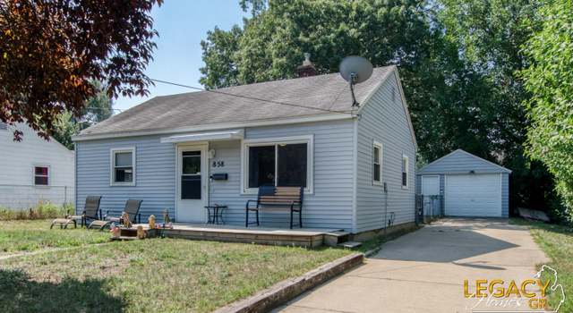 Photo of 858 33rd St SW, Wyoming, MI 49509