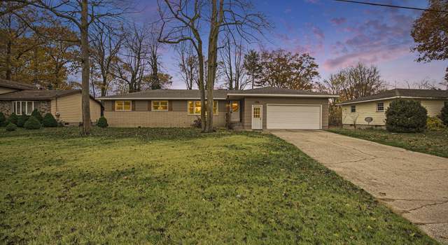 Photo of 812 Winslow Ct, Norton Shores, MI 49441