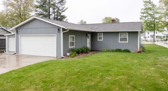 Photo of 8220 Indian Shores Dr, Howard City, MI 49329
