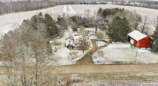 Photo of 67751 N Shore Dr, Edwardsburg, MI 49112