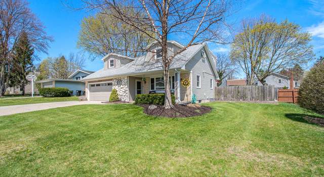 Photo of 1743 Pembroke Dr SE, Kentwood, MI 49508