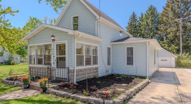 Photo of 412 Wilkinson St, Chelsea, MI 48118