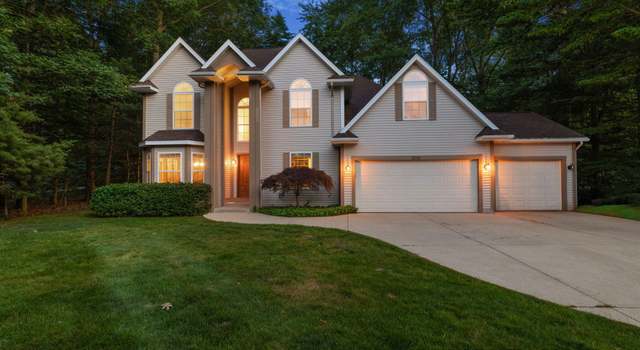 Photo of 1515 Westwood Cir, Muskegon, MI 49441
