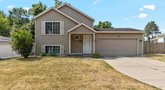 Photo of 1026 Coldbrook St NE, Grand Rapids, MI 49503