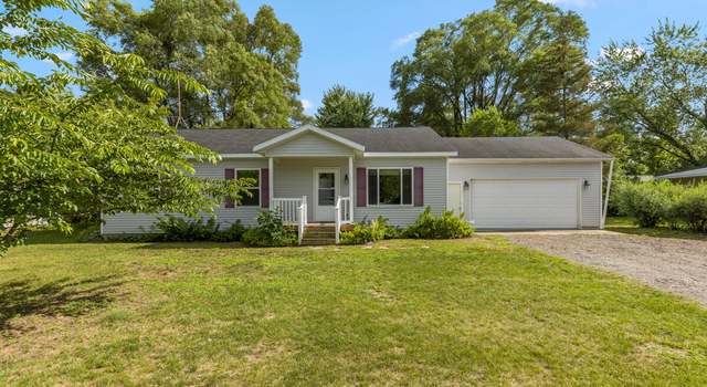 Photo of 903 E Van Deinse Ave, Greenville, MI 48838
