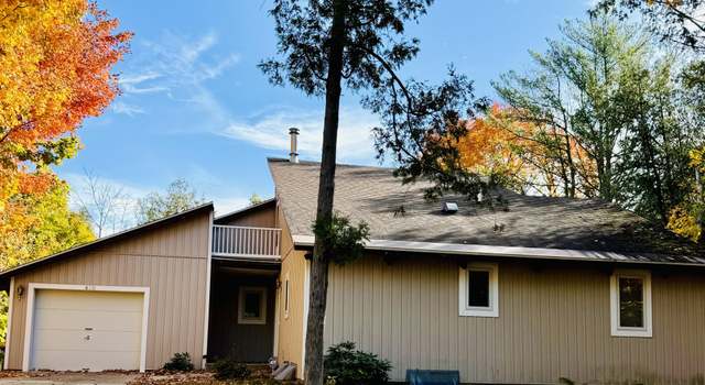 Photo of 410 S Clymer St, Pentwater, MI 49449