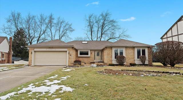 Photo of 19213 Laurel Dr, Livonia, MI 48152