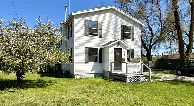 Photo of 314 Maple St, Spring Lake, MI 49456