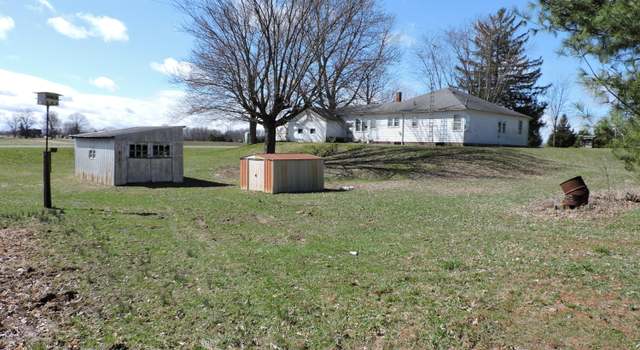 Photo of 4897 Old Pipestone Rd, Eau Claire, MI 49111