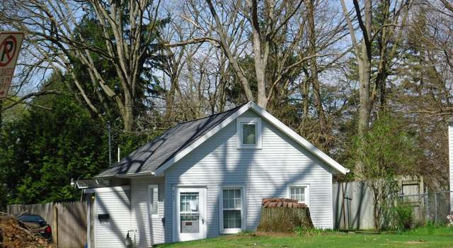 Photo of 867 Spring Ave NE, Grand Rapids, MI 49503