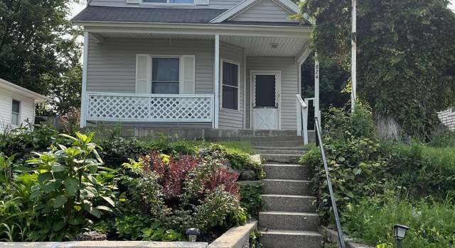 Photo of 824 Emerald Ave NE, Grand Rapids, MI 49503