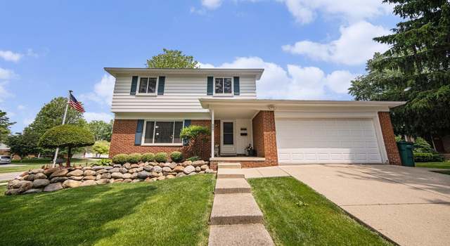 Photo of 489 Old Creek Ct, Saline, MI 48176