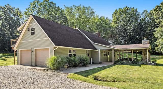 Photo of 33 2nd St, Plainwell, MI 49080