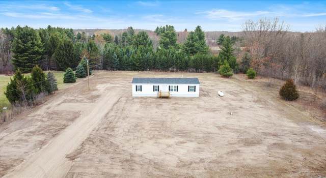 Photo of 20389 Freedom Dr, Pierson, MI 49339