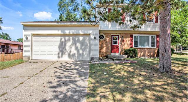 Photo of 1025 Springwood Dr SE, Kentwood, MI 49508