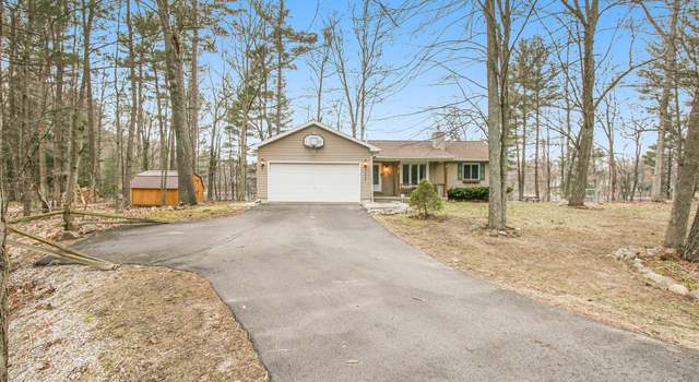 Photo of 12055 Wabasis Ave NE, Cedar Springs, MI 49319