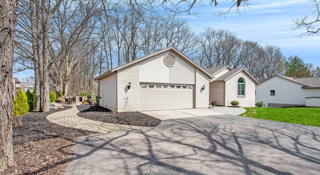Photo of 2006 Burton Knoll Ct SE, Grand Rapids, MI 49546