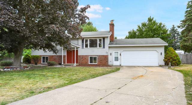 Photo of 7183 Cromwell Dr, Jenison, MI 49428