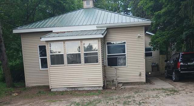 Photo of 326 Cedar St, Howard City, MI 49329
