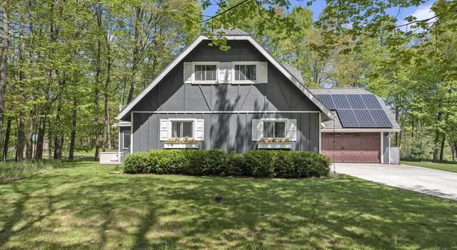 Photo of 9787 Center Ln, Canadian Lakes, MI 49346