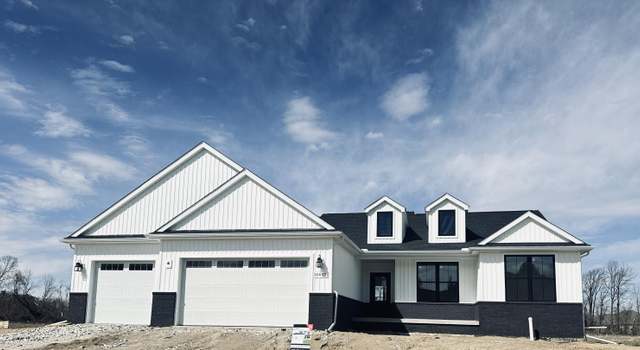 Photo of 16442 Sleepy Hollow Dr, Fenton, MI 48430