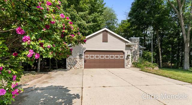 Photo of 11121 Timberline Dr, Allendale, MI 49401