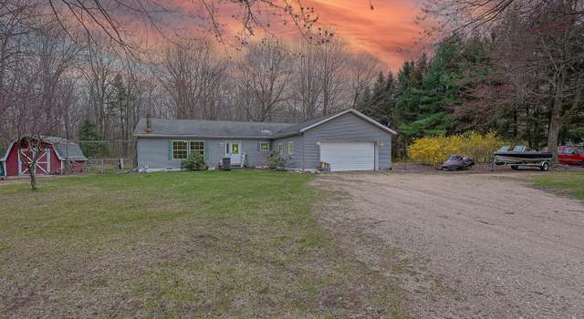 Photo of 22 N Bossett Rd, Ravenna, MI 49451