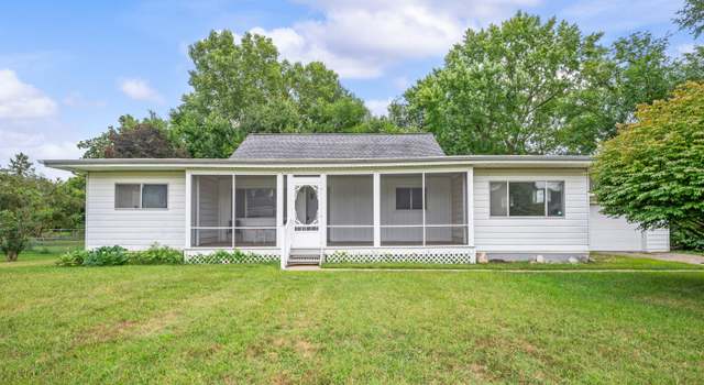 Photo of 118 Schirmer Pkwy, Buchanan, MI 49107