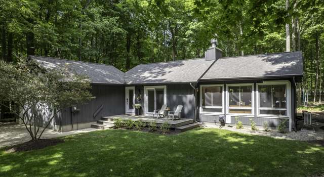 Photo of 1227 Beech Dr, South Haven, MI 49090