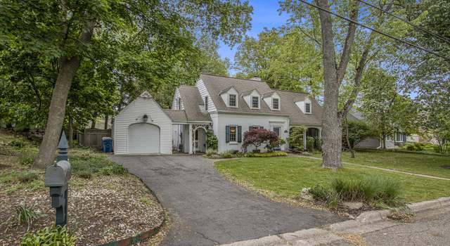 Photo of 902 Edgemoor Ave, Kalamazoo, MI 49008