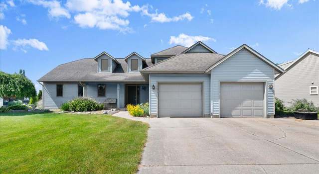 Photo of 10471 Hunters Creek Dr, Zeeland, MI 49464