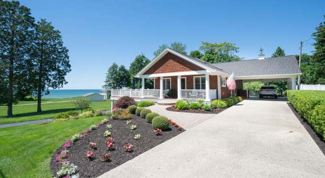 Property at 77102 Marwood Dr, South Haven, MI 49090, 5 beds, 3 baths