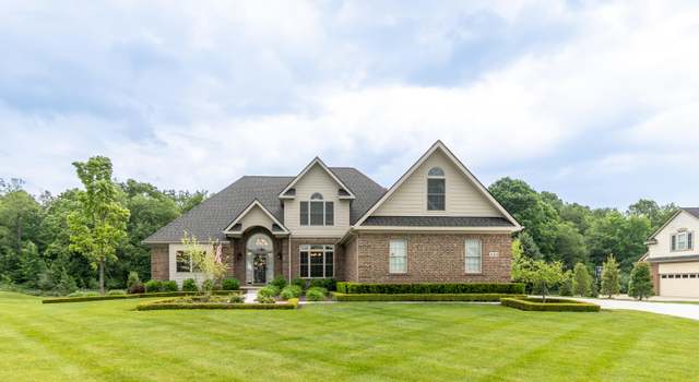 Photo of 133 E Auburn Trl, Brighton, MI 48114
