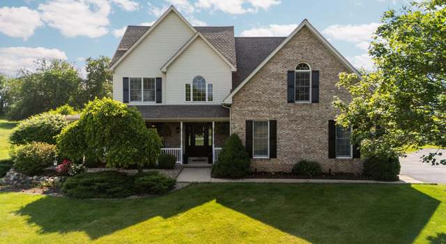 Photo of 9860 Wood Bend Dr, Saline, MI 48176