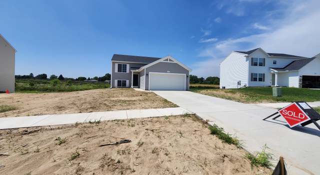Photo of 216 Vansen Dr, Kent City, MI 49330